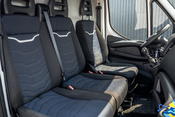 Iveco Daily **35S14 | L1H1 |140PK | 3.5T Trekgewicht | 3-Zits | Airco | Trekhaak**