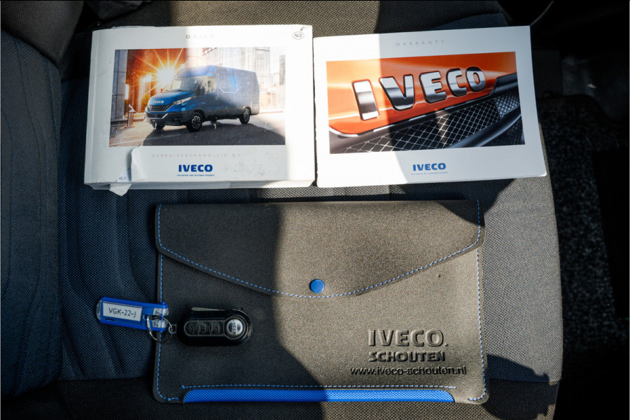Iveco Daily **35S14 | L1H1 |140PK | 3.5T Trekgewicht | 3-Zits | Airco | Trekhaak**