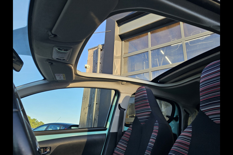 Citroën C1 1.0 VTi Airscape Shine | Cabrio | Automaat | Airco | Camera | Connecting Box | Elektro pakket | Zwarte grill |