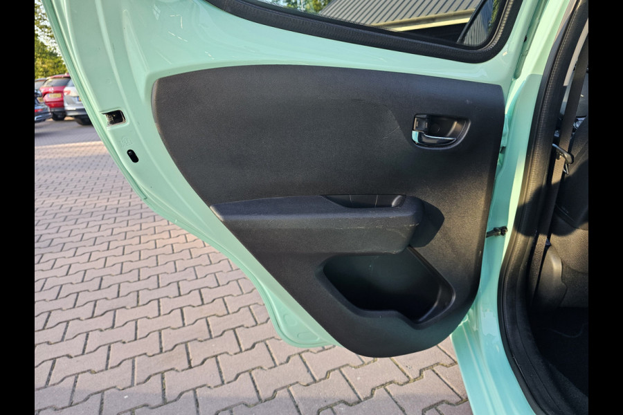 Citroën C1 1.0 VTi Airscape Shine | Cabrio | Automaat | Airco | Camera | Connecting Box | Elektro pakket | Zwarte grill |