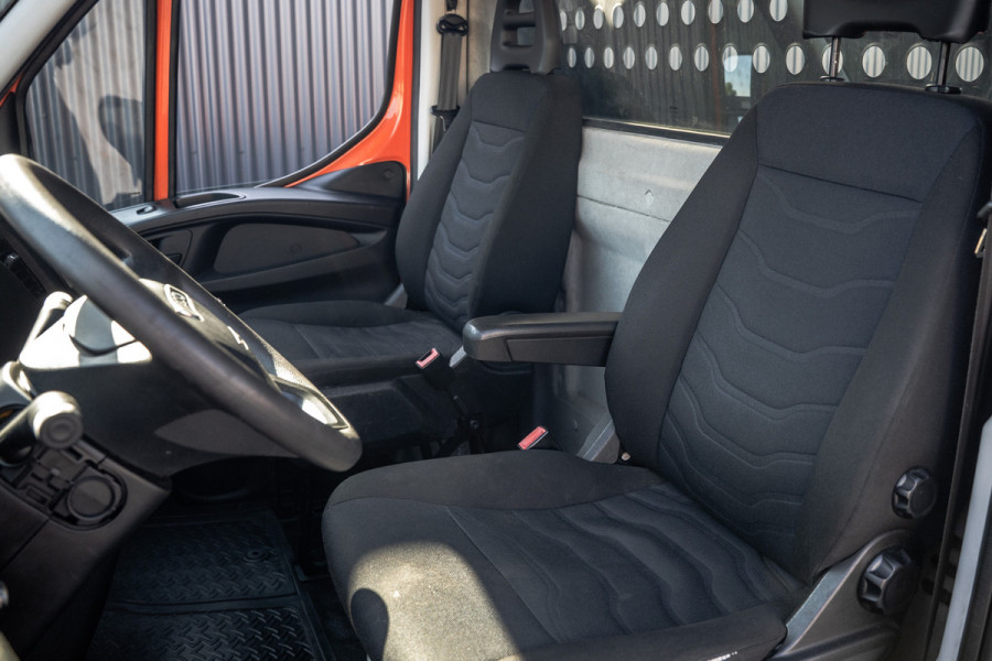 Iveco Daily 35C14 | 136 PK | N1 | Laadklep | 3.5T Trekhaak | Navi | Airco