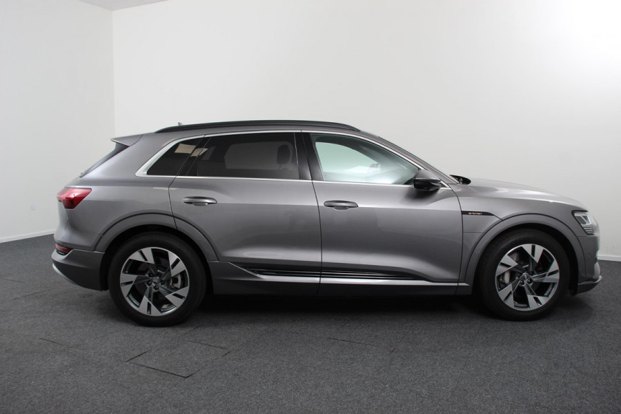 Audi e-tron e-tron 55 quattro advanced Pro Line Plus 408pk! | Navigatie | Climate Control | Electrisch bedienbare achterklep | Camera | Alcantara