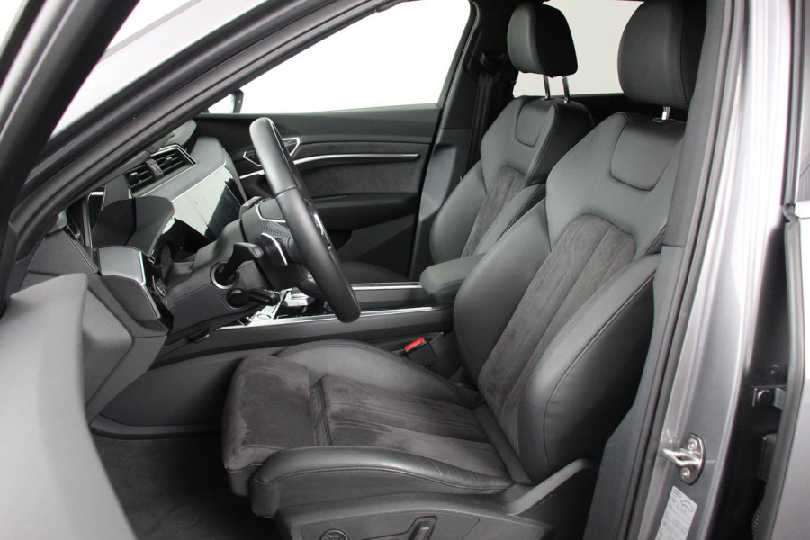Audi e-tron e-tron 55 quattro advanced Pro Line Plus 408pk! | Navigatie | Climate Control | Electrisch bedienbare achterklep | Camera | Alcantara
