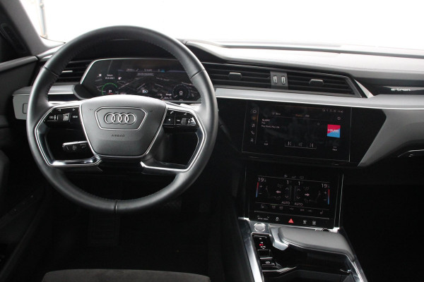 Audi e-tron e-tron 55 quattro advanced Pro Line Plus 408pk! | Navigatie | Climate Control | Electrisch bedienbare achterklep | Camera | Alcantara