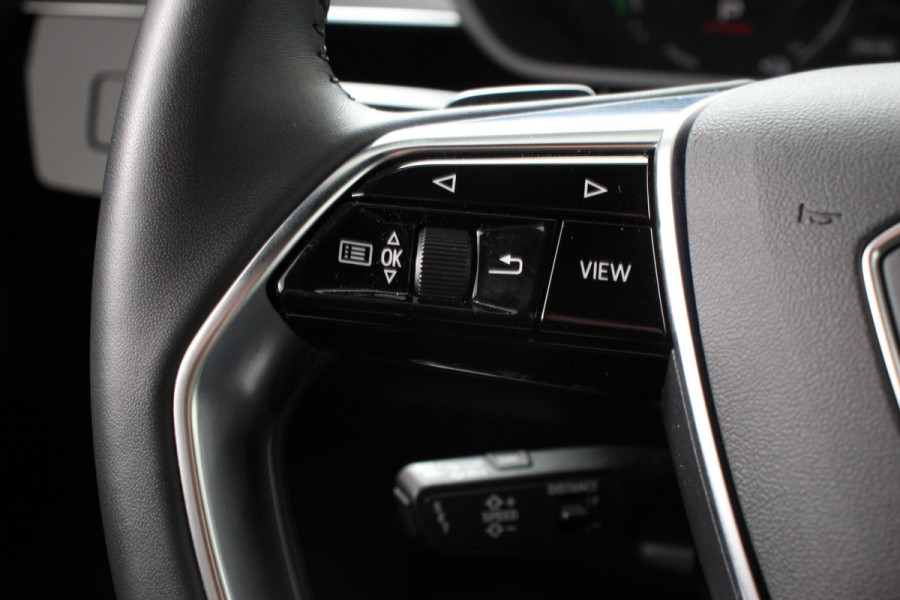 Audi e-tron e-tron 55 quattro advanced Pro Line Plus 408pk! | Navigatie | Climate Control | Electrisch bedienbare achterklep | Camera | Alcantara