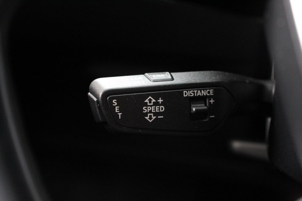 Audi e-tron e-tron 55 quattro advanced Pro Line Plus 408pk! | Navigatie | Climate Control | Electrisch bedienbare achterklep | Camera | Alcantara
