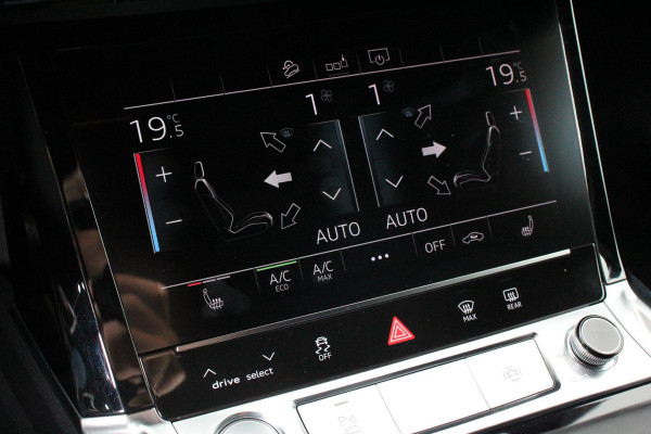 Audi e-tron e-tron 55 quattro advanced Pro Line Plus 408pk! | Navigatie | Climate Control | Electrisch bedienbare achterklep | Camera | Alcantara