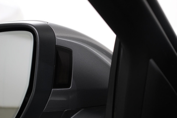 Audi e-tron e-tron 55 quattro advanced Pro Line Plus 408pk! | Navigatie | Climate Control | Electrisch bedienbare achterklep | Camera | Alcantara