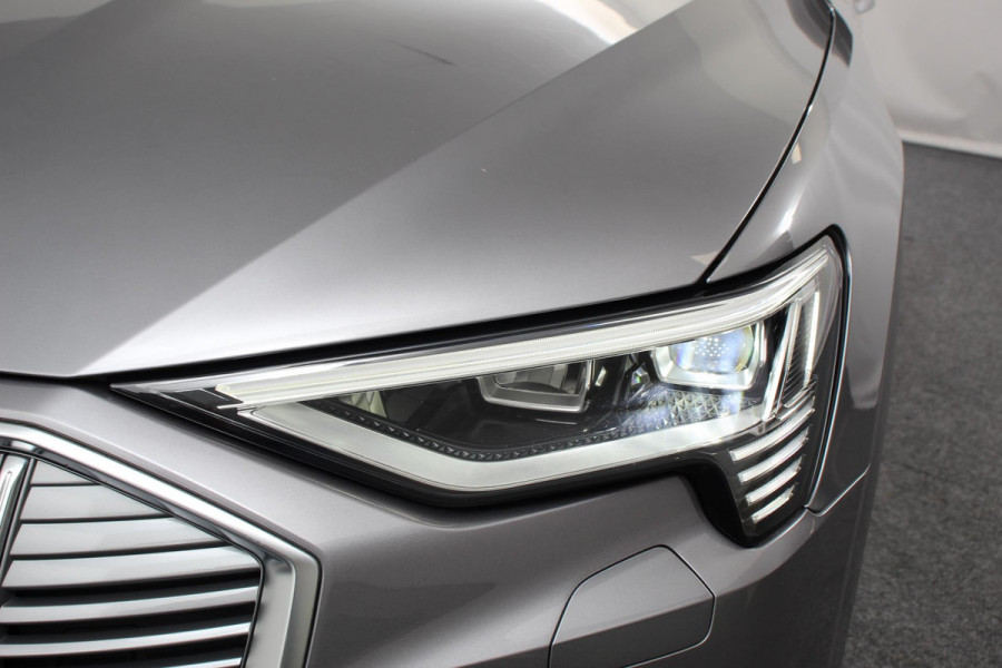 Audi e-tron e-tron 55 quattro advanced Pro Line Plus 408pk! | Navigatie | Climate Control | Electrisch bedienbare achterklep | Camera | Alcantara