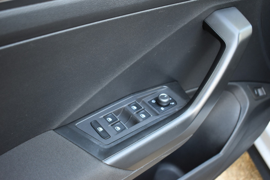Volkswagen T-Roc 1.5 TSI Sport Business R Carplay Automaat