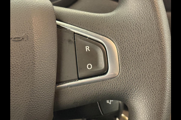 Renault Master T33 2.3 dCi 135 L2H2 BPM VRIJ! Airco Cruise control Parkeersensoren Navigatie Trekhaak