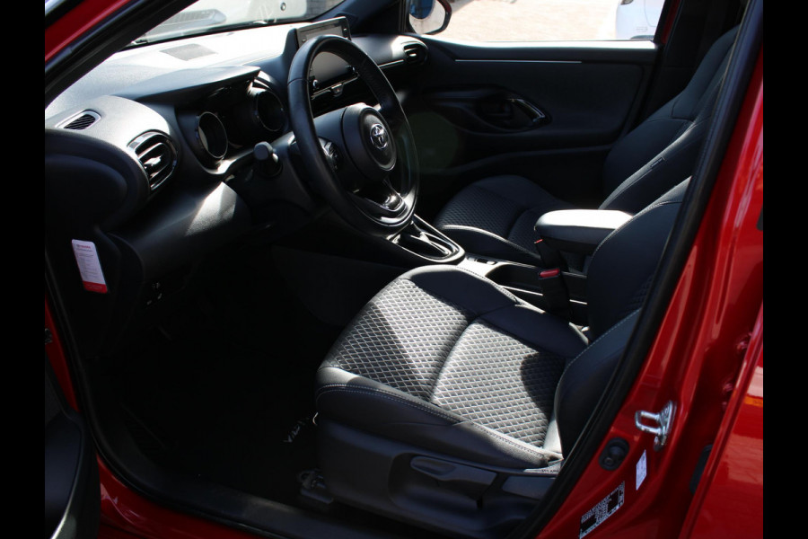 Toyota Yaris 1.5 Hybrid Executive | KEYLESS ENTRY | STOELVERWARMING | APPLE CARPLAY / ANDROID AUTO |
