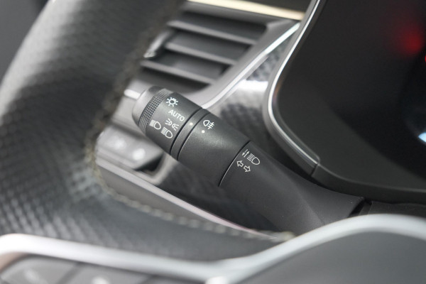 Renault Arkana 1.6 E-Tech hybrid 145 E-Tech Engineered | Adaptieve Cruise Control | Dodehoekdetectie | Camera | 9.3 Inch Groot Scherm