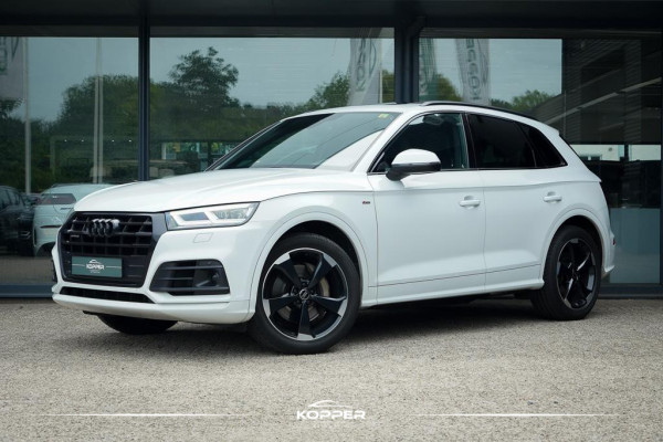 Audi Q5 3.0 TDI quattro Sport S Line Black Edition / Pano / Leder / Luchtvering / Adaptive Cruise