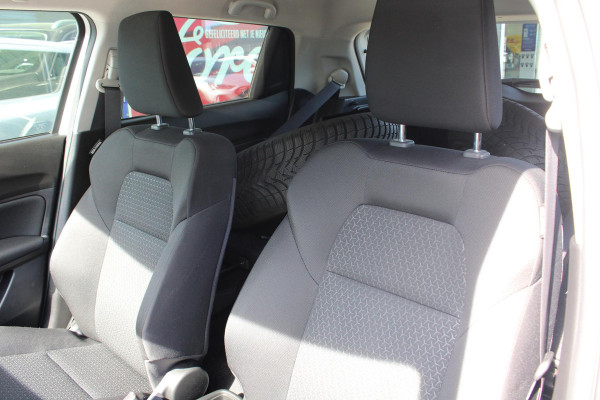 Suzuki Swift 1.2 Stijl Smart Hybrid | Trekhaak | Adaptive Cruise Control | Stoelverwarming | Climate Control | Camera | Lichtmetalen Velgen | Winterset |