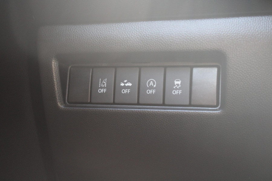 Suzuki Swift 1.2 Stijl Smart Hybrid | Trekhaak | Adaptive Cruise Control | Stoelverwarming | Climate Control | Camera | Lichtmetalen Velgen | Winterset |