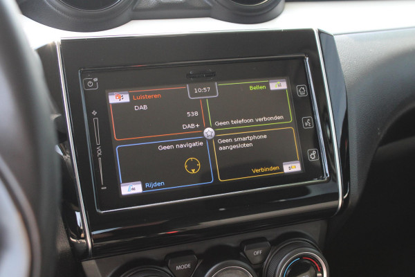Suzuki Swift 1.2 Stijl Smart Hybrid | Trekhaak | Adaptive Cruise Control | Stoelverwarming | Climate Control | Camera | Lichtmetalen Velgen | Winterset |