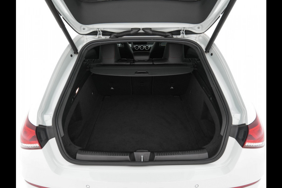 Mercedes-Benz CLA-Klasse Shooting Brake 200 AMG-Styling Business Solution (INCL-BTW) Aut. *LEATHER-MICROFIBRE | FULL-LED | HEATED-SPORTSEATS | DIGI-COCKPIT | DAB+ | NAVI-FULLMAP | CAMERA | PRIVACYGLASS | SHIFTPADDLES | 18''ALU*