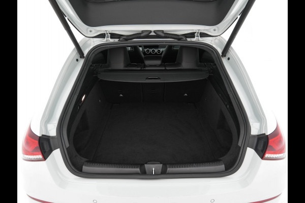 Mercedes-Benz CLA-Klasse Shooting Brake 200 AMG-Styling Business Solution (INCL-BTW) Aut. *LEATHER-MICROFIBRE | FULL-LED | HEATED-SPORTSEATS | DIGI-COCKPIT | DAB+ | NAVI-FULLMAP | CAMERA | PRIVACYGLASS | SHIFTPADDLES | 18''ALU*