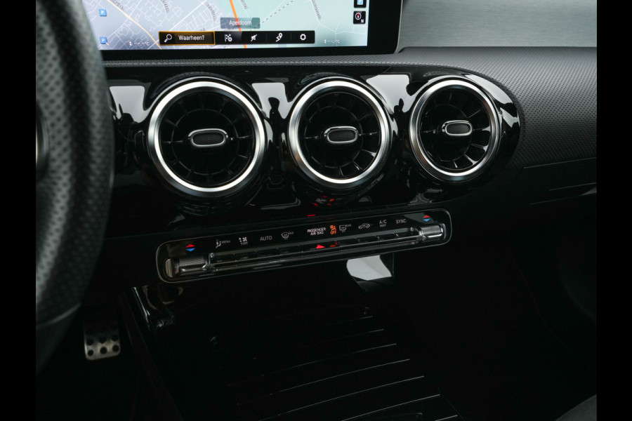 Mercedes-Benz CLA-Klasse Shooting Brake 200 AMG-Styling Business Solution (INCL-BTW) Aut. *LEATHER-MICROFIBRE | FULL-LED | HEATED-SPORTSEATS | DIGI-COCKPIT | DAB+ | NAVI-FULLMAP | CAMERA | PRIVACYGLASS | SHIFTPADDLES | 18''ALU*