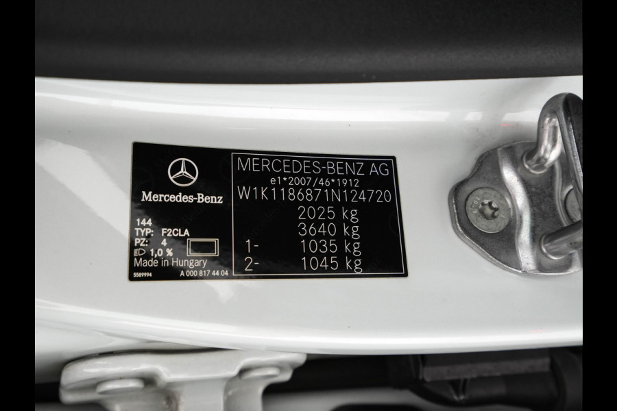 Mercedes-Benz CLA-Klasse Shooting Brake 200 AMG-Styling Business Solution (INCL-BTW) Aut. *LEATHER-MICROFIBRE | FULL-LED | HEATED-SPORTSEATS | DIGI-COCKPIT | DAB+ | NAVI-FULLMAP | CAMERA | PRIVACYGLASS | SHIFTPADDLES | 18''ALU*
