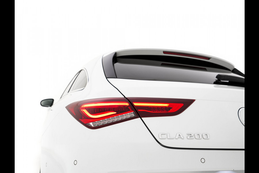 Mercedes-Benz CLA-Klasse Shooting Brake 200 AMG-Styling Business Solution (INCL-BTW) Aut. *LEATHER-MICROFIBRE | FULL-LED | HEATED-SPORTSEATS | DIGI-COCKPIT | DAB+ | NAVI-FULLMAP | CAMERA | PRIVACYGLASS | SHIFTPADDLES | 18''ALU*