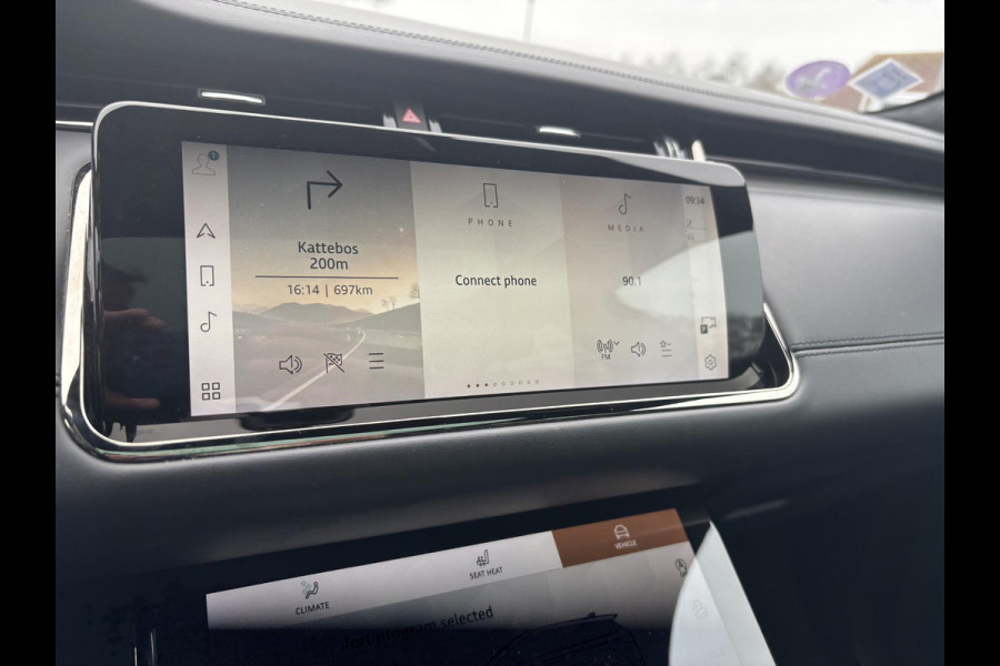 Land Rover Range Rover Evoque 1.5 P300e AWD Autobiography 309 PK | Panoramadak | Head-up Display | 360 Camera | Leder | Meridan | Memory Seats | 20 inch | Adaptive Cruise | Stuur & Stoelverwaming | Getint glas