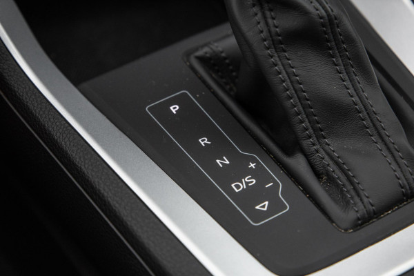 Audi Q3 Sportback 45 TFSI e Edition CRUISE CONTROLE / CARPLAY / DEALER ONDERHOUDEN / AUTOMAAT