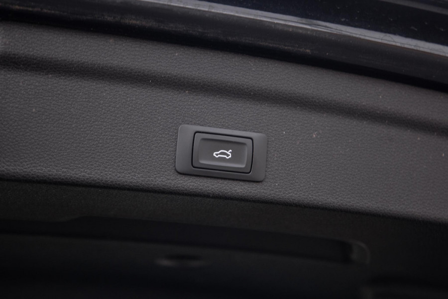 Audi Q3 Sportback 45 TFSI e Edition CRUISE CONTROLE / CARPLAY / DEALER ONDERHOUDEN / AUTOMAAT