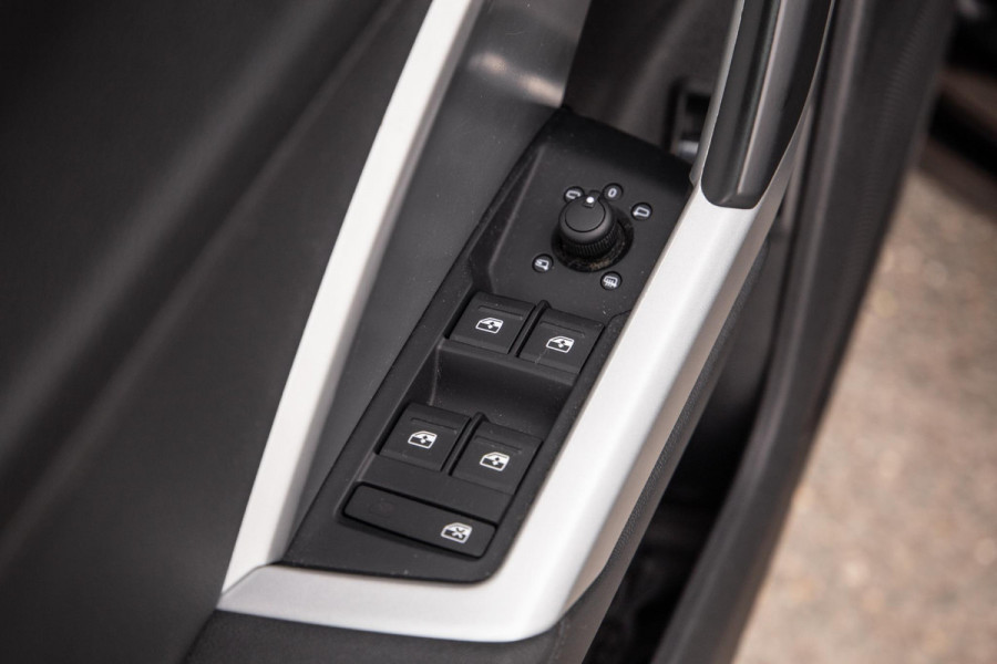 Audi Q3 Sportback 45 TFSI e Edition CRUISE CONTROLE / CARPLAY / DEALER ONDERHOUDEN / AUTOMAAT