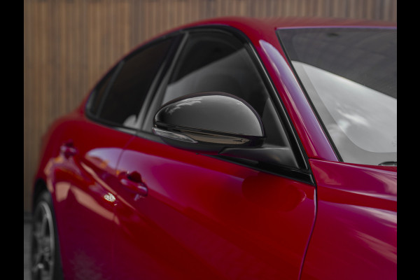 Alfa Romeo Giulia 2.0 T Veloce 280pk AWD | 19'' | Carplay | Adapt. cruise | BTW auto
