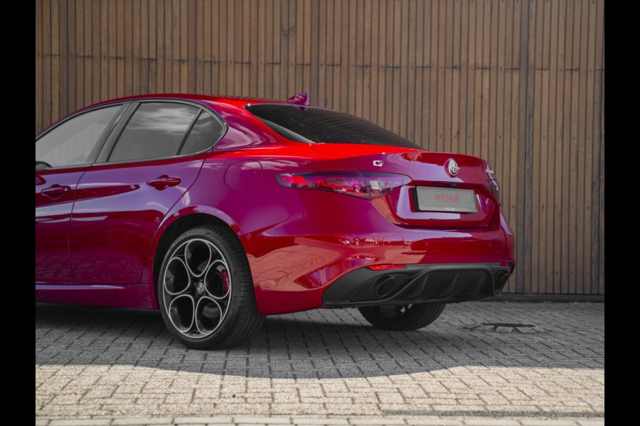 Alfa Romeo Giulia 2.0 T Veloce 280pk AWD | 19'' | Carplay | Adapt. cruise | BTW auto