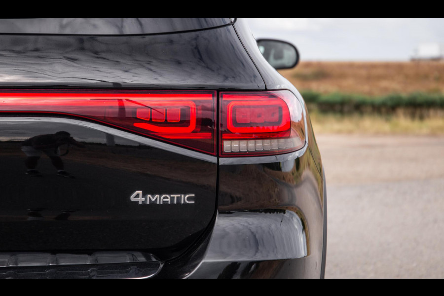 Mercedes-Benz EQB 300 4MATIC AMG Line 67 kWh CARPLAY / CAMERA / SFEERVERLICHTING / LEER / STOELVERWARMING