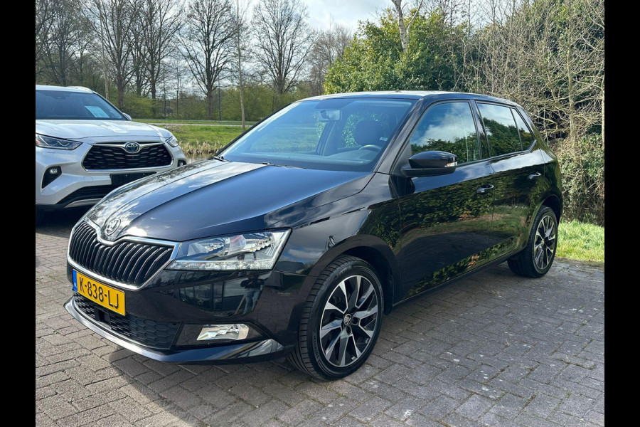 Škoda Fabia 1.0 TSI Business Edition 95 PK | Cruise Control | Airco | Lane assist | 16 Inch Lichtmetalen Velgen | Multifunctioneel Stuurwiel