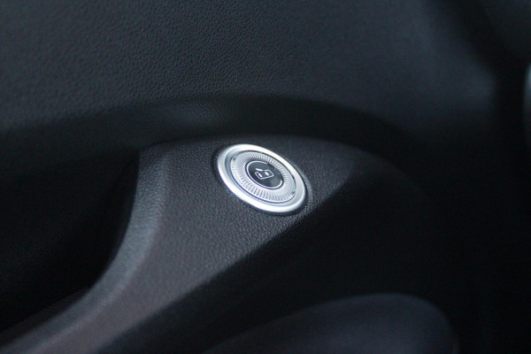 Fiat 500 1.0 Hybrid 65PK TORINO LAUNCH EDITION | DRAADLOZE APPLE CARPLAY/ANDROID AUTO | PARKEERSESOREN ACHTER | 16" LICHTMETALEN VELGEN "BURNISHED" | LED KOPLAMPEN "INFINITY" | CLIMATE CONTROL | DAB+ RADIO | REGEN/LICHT SENSOR | KEYLESS START | CELESTIAL BLUE | CRUISE CONTROL |
