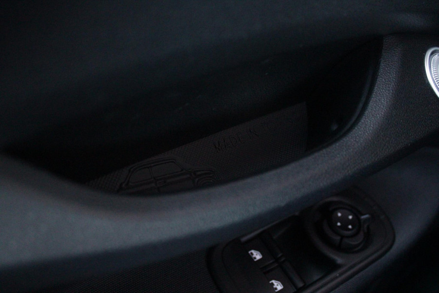 Fiat 500 1.0 Hybrid 65PK TORINO LAUNCH EDITION | DRAADLOZE APPLE CARPLAY/ANDROID AUTO | PARKEERSESOREN ACHTER | 16" LICHTMETALEN VELGEN "BURNISHED" | LED KOPLAMPEN "INFINITY" | CLIMATE CONTROL | DAB+ RADIO | REGEN/LICHT SENSOR | KEYLESS START | CELESTIAL BLUE | CRUISE CONTROL |