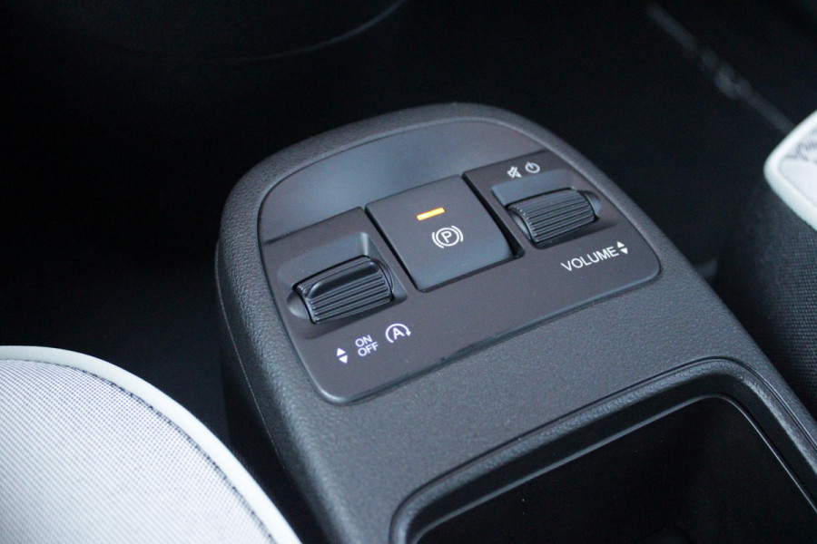 Fiat 500 1.0 Hybrid 65PK TORINO LAUNCH EDITION | DRAADLOZE APPLE CARPLAY/ANDROID AUTO | PARKEERSESOREN ACHTER | 16" LICHTMETALEN VELGEN "BURNISHED" | LED KOPLAMPEN "INFINITY" | CLIMATE CONTROL | DAB+ RADIO | REGEN/LICHT SENSOR | KEYLESS START | CELESTIAL BLUE | CRUISE CONTROL |