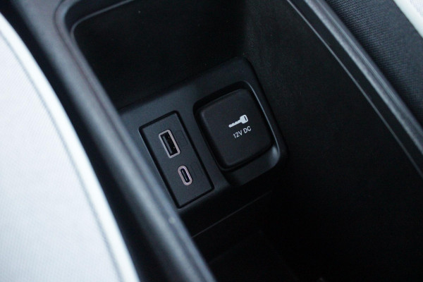 Fiat 500 1.0 Hybrid 65PK TORINO LAUNCH EDITION | DRAADLOZE APPLE CARPLAY/ANDROID AUTO | PARKEERSESOREN ACHTER | 16" LICHTMETALEN VELGEN "BURNISHED" | LED KOPLAMPEN "INFINITY" | CLIMATE CONTROL | DAB+ RADIO | REGEN/LICHT SENSOR | KEYLESS START | CELESTIAL BLUE | CRUISE CONTROL |