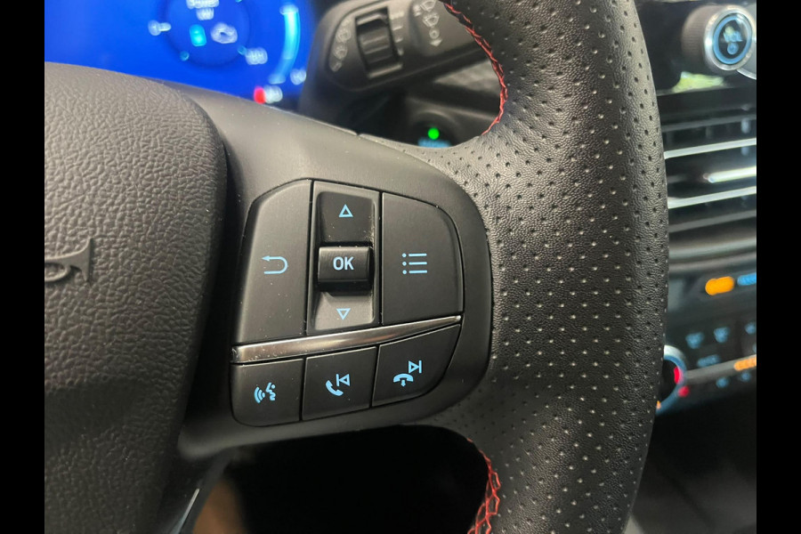 Ford Kuga 2.5 PHEV ST-Line Automaat Trekhaak Navigatie Apple CarPlay Android Auto Camera Parkeerhulp Adaptive Cruise Control Dodehoekdetectie Stoelverwarming Climate Control Lichtmetalen velgen