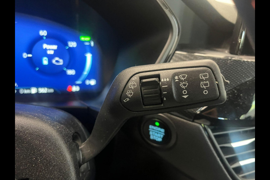 Ford Kuga 2.5 PHEV ST-Line Automaat Trekhaak Navigatie Apple CarPlay Android Auto Camera Parkeerhulp Adaptive Cruise Control Dodehoekdetectie Stoelverwarming Climate Control Lichtmetalen velgen