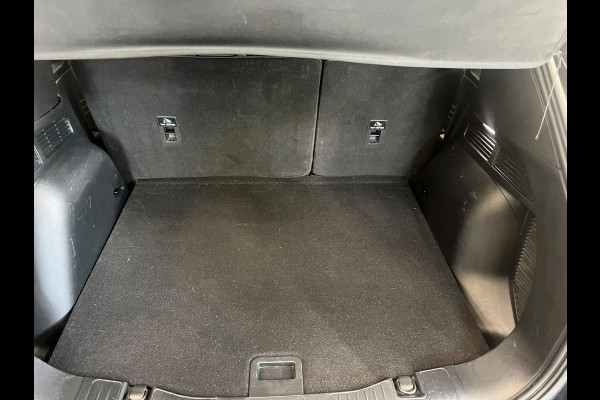 Ford Kuga 2.5 PHEV ST-Line Automaat Trekhaak Navigatie Apple CarPlay Android Auto Camera Parkeerhulp Adaptive Cruise Control Dodehoekdetectie Stoelverwarming Climate Control Lichtmetalen velgen