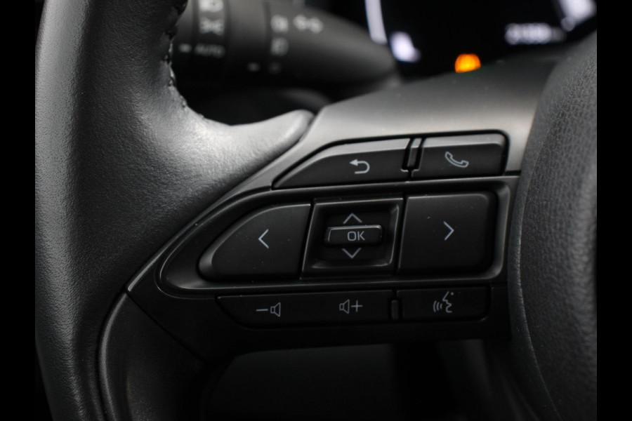Toyota Yaris 1.5 Hybrid Dynamic Automaat Climate control Cruise control adaptieve LED Achteruitrijcamera Lane assist Apple Carplay/ Android Auto Camera