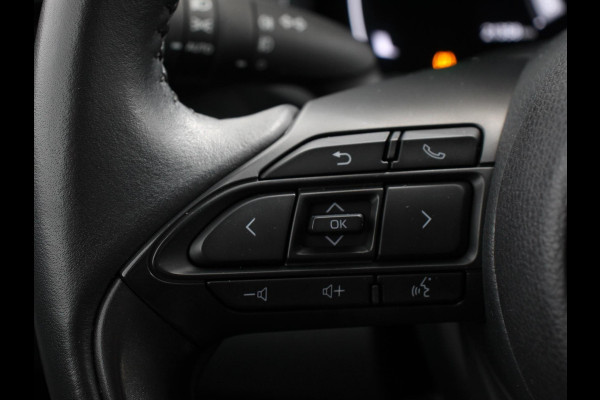 Toyota Yaris 1.5 Hybrid Dynamic Automaat Climate control Cruise control adaptieve LED Achteruitrijcamera Lane assist Apple Carplay/ Android Auto Camera