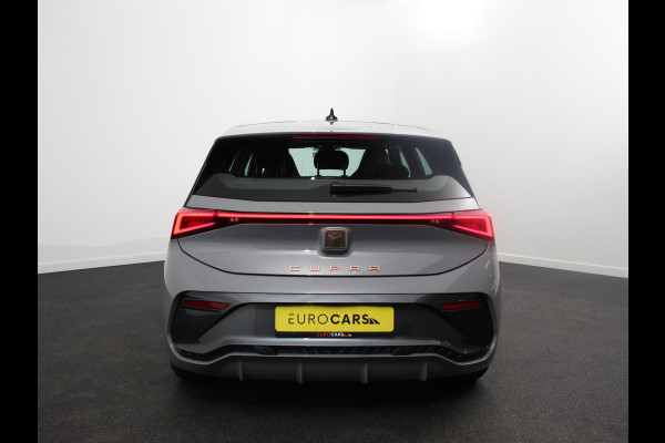 CUPRA Born Business Plus 62 kWh SOH 92% Climate control LED Lichtmetalen velgen Navigatie Apple Carplay/ Android Auto Camera Parkeersensoren Sfeerverlichting