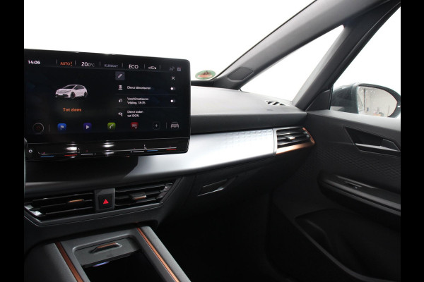 CUPRA Born Business Plus 62 kWh SOH 92% Climate control LED Lichtmetalen velgen Navigatie Apple Carplay/ Android Auto Camera Parkeersensoren Sfeerverlichting