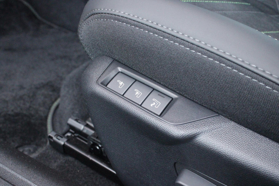 Peugeot 2008 1.2 Hybrid 145PK AUTOMAAT GT PACK | ELEKTRISCH BEDIENBARE BESTUURDERSSTOEL | NAVIGATIE | FULL LED KOPLAMPEN | DRAADLOZE APPLE CARPLAY/ANDROID AUTO | ADAPTIVE CRUISE CONTROL | CAMERA VOOR + ACHTER | CLIMATE CONTROL | LICHTMETALEN VELGEN 17" | KEYLESS ENTRY/START | DAB+ RADIO | ALCANTARA/LEDEREN BEKLEDING  | DODEHOEK DETECTIE | PARKEERSENSOREN VOOR + ACHTER | STOEL VERWARMING | DRAADLOZE TELEFOONLADER |