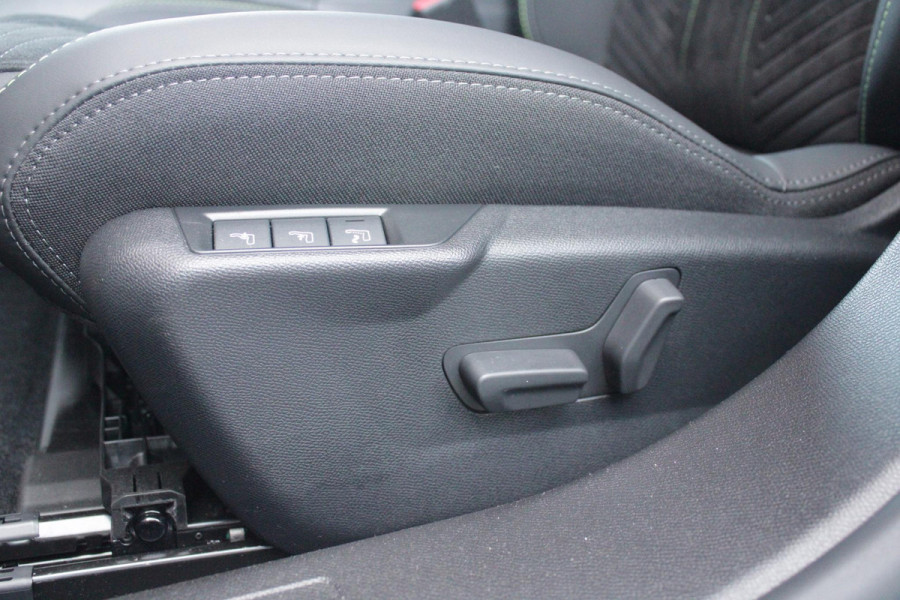 Peugeot 2008 1.2 Hybrid 145PK AUTOMAAT GT PACK | ELEKTRISCH BEDIENBARE BESTUURDERSSTOEL | NAVIGATIE | FULL LED KOPLAMPEN | DRAADLOZE APPLE CARPLAY/ANDROID AUTO | ADAPTIVE CRUISE CONTROL | CAMERA VOOR + ACHTER | CLIMATE CONTROL | LICHTMETALEN VELGEN 17" | KEYLESS ENTRY/START | DAB+ RADIO | ALCANTARA/LEDEREN BEKLEDING  | DODEHOEK DETECTIE | PARKEERSENSOREN VOOR + ACHTER | STOEL VERWARMING | DRAADLOZE TELEFOONLADER |