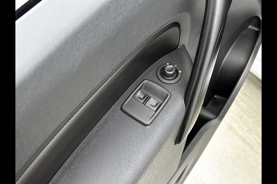Renault Kangoo 1.5 DCi Euro6 75PK Energy Comfort Airco / Navigatie / Pdc. / Radio multimedia / Apk 01-2027