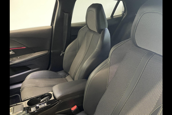 Peugeot 2008 1.2 PureTech 130pk Automaat GT-Line Navigatie Apple Carplay/Android Auto Camera Parkeersensoren Ledverlichting Cruise Control Virtual Cockpit Climate Control Lichtmetalen velgen