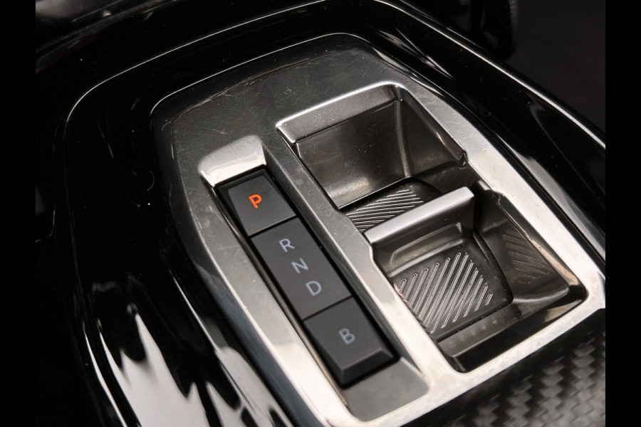 Peugeot e-2008 EV Allure Pack 50 kWh | SOH 90% | Origineel NL | Carplay | 1/2 Leder |Camera |
